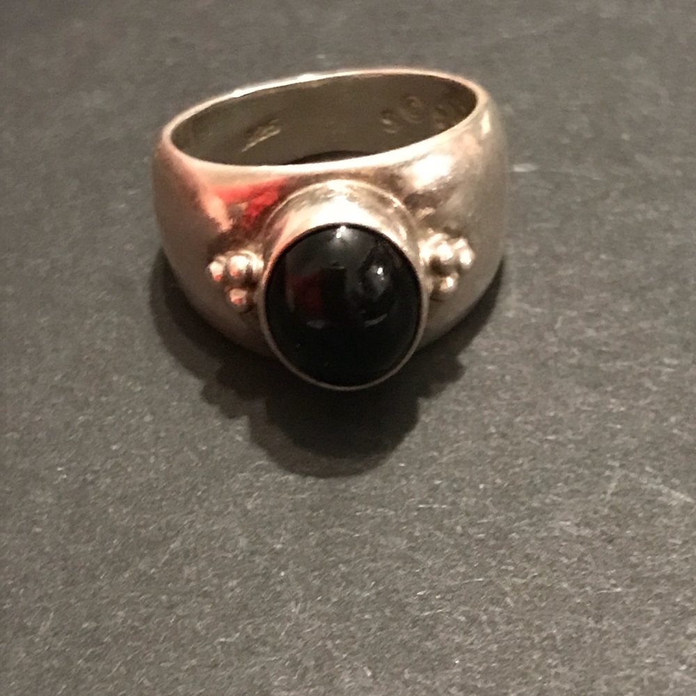 Onyx ring. Sterling silver